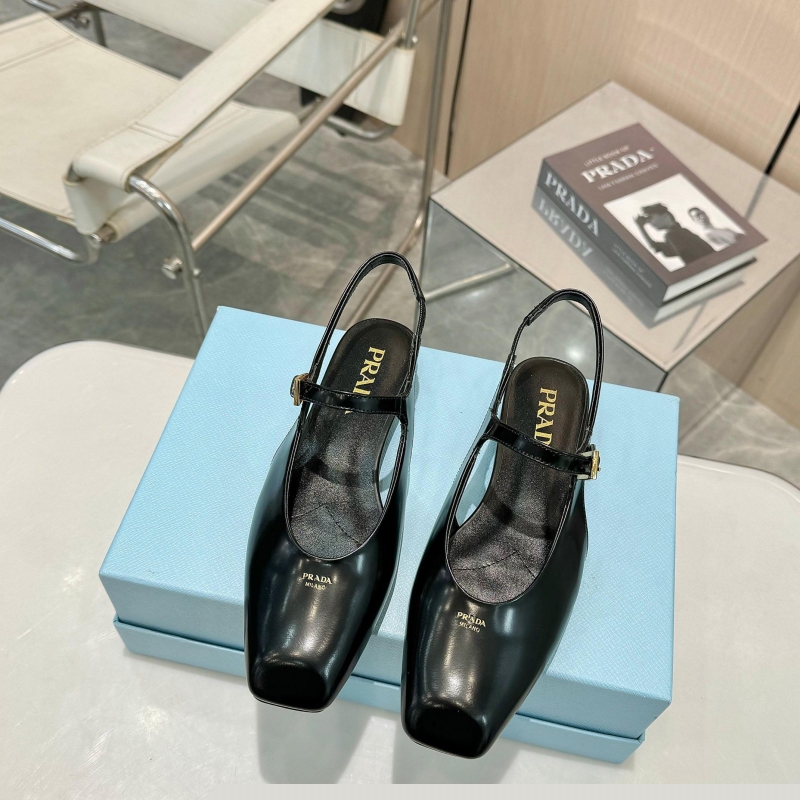 Pra*a sandals